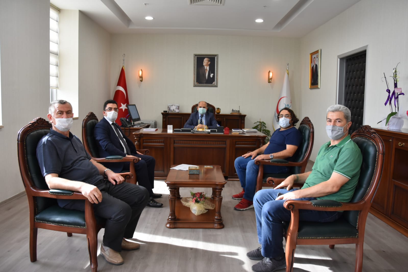 Oda Yönetimimiz İl Sağlık Müdürümüz Prof. Dr. Mehmet Koç’u Makamında Ziyaret Etti.